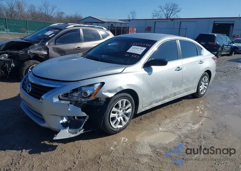 2015 Nissan Altima 2.5/2.5 S/2.5 Sl/2.5 Sv z USA, uszkodzony, nr VIN 1N4AL3AP0FC456182